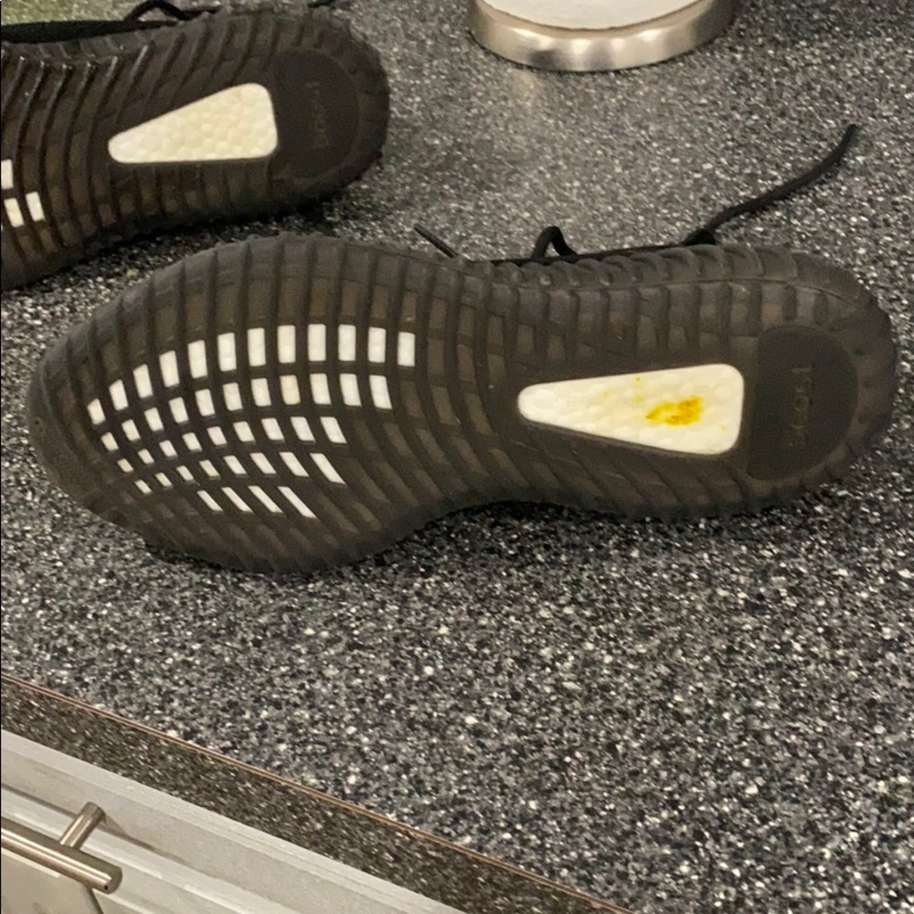 Yeezy bred - Picture 7 of 7